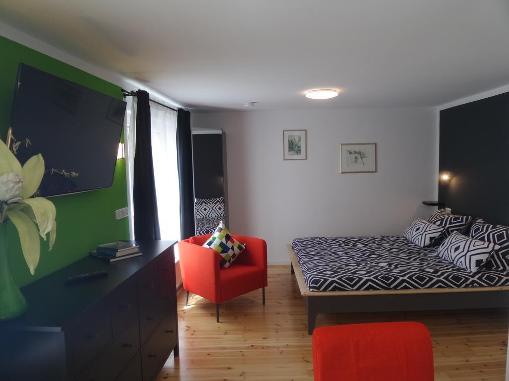 Apartment Rhein Main Hochheim am Main Exterior photo